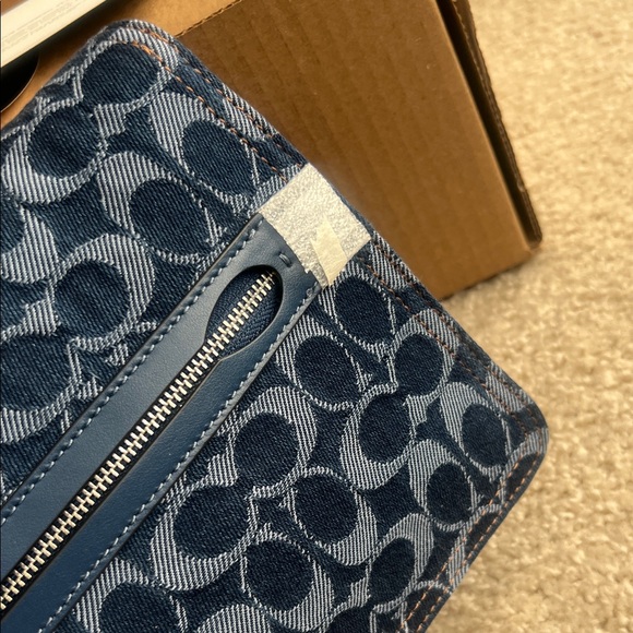 Coach Navy Signature Crossbody Bag - Picture 4 of 16